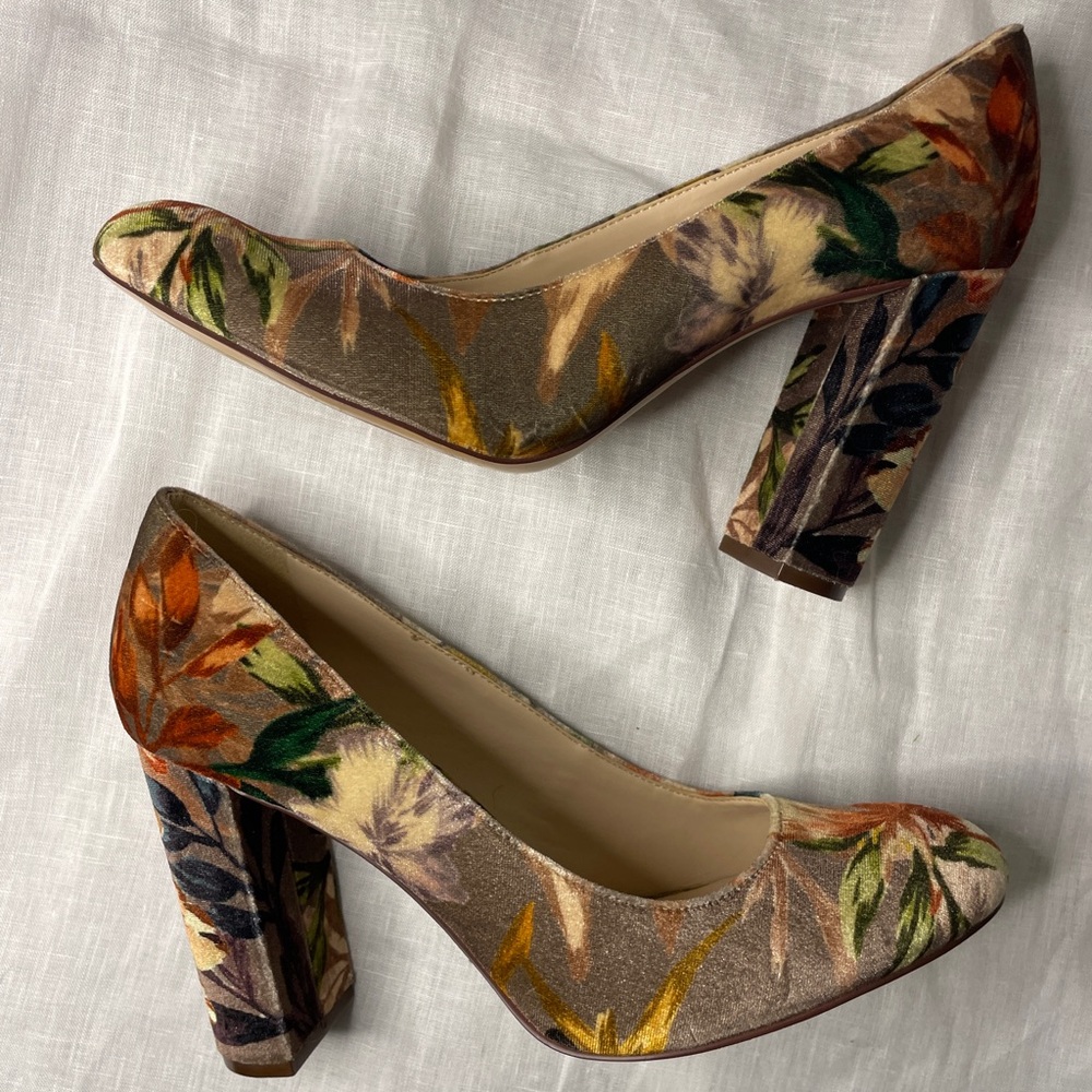 Nine West Scheila Velvet Floral Block Heel Pumps - Picture 9 of 9